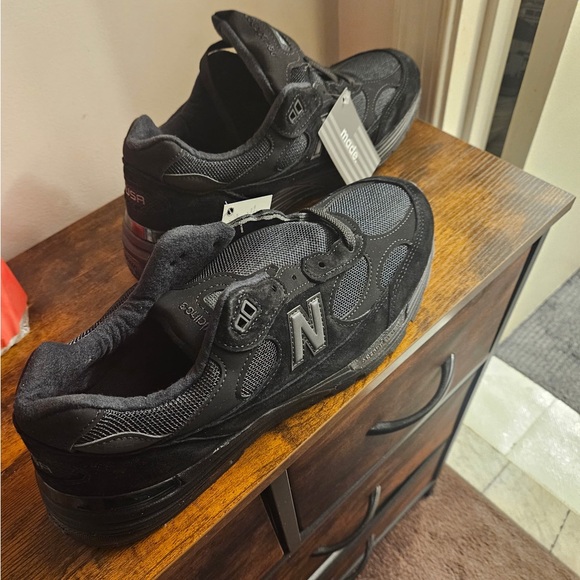 New Balance 992
Triple Black - Picture 8 of 11
